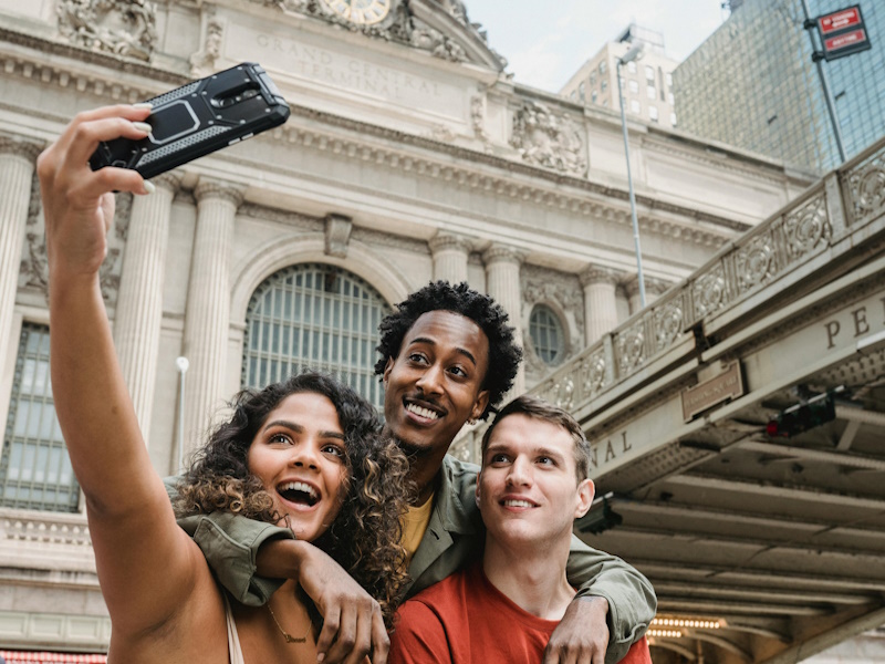 Corporate Touren - Belebe deine Firmenveranstaltungen mit unseren einzigartigen selbstgeführten Touren, ideal für abenteuerlustige Team-Building-Aktivitäten. Navigiere durch die Stadt und erlebe gemeinsame Entdeckungen mit unserer interaktiven mobilen Web-App.